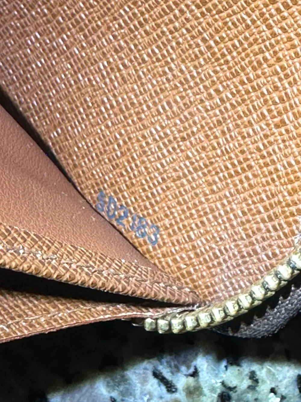 Louis Vuitton long 